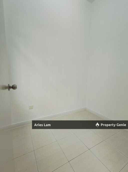 Big Size Double Storey Terrace House @ Kempas Utama /Near Setia Tropika /Impian Emas