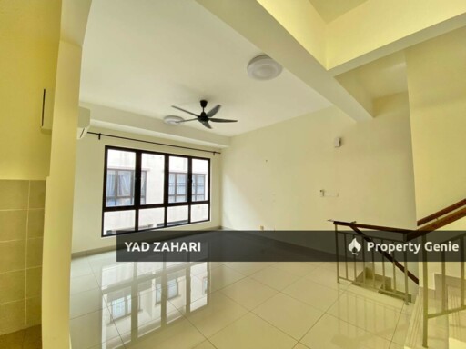 The Strata, Bangi | Townhouse 3 Bedrooms | RM550K - Brand New Unit and Semi Furnished