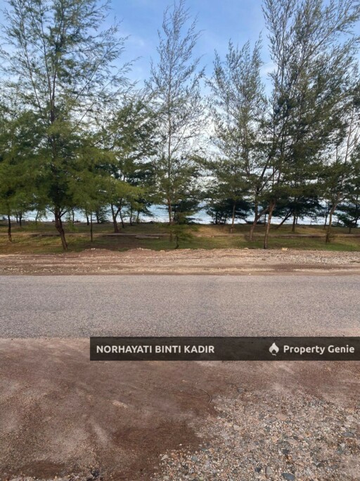 TANAH LOT BANGLO DI SEBERANG PINTASAN MUKIM KUALA DUNGUN (SEAVIEW)