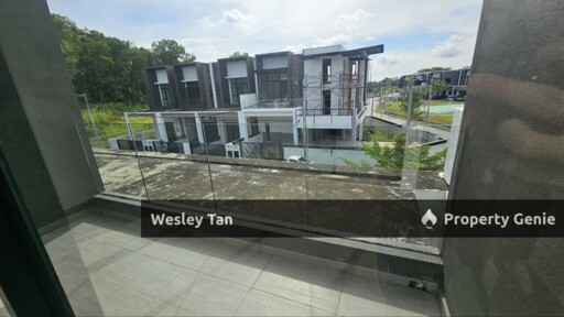 New Cheng 2 Storey Terrace Gated Community 20x70 Freehold 4rooms Bare