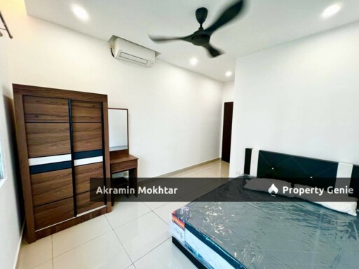 Freehold, Fully Furnished, Renovated & 2 Parking | Residensi Zamrud Jalan Zamrud 1 Kajang 2