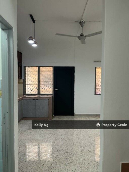 Double Sty House At Taman Klang Utama For Rent