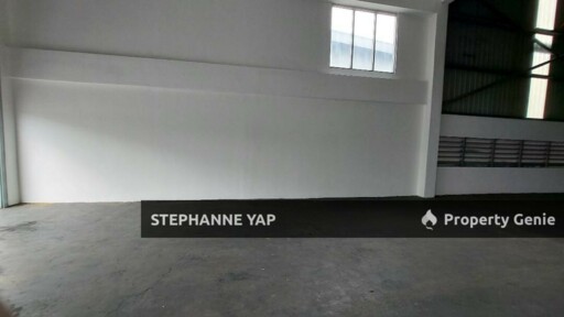 1 1/2 Storey Semi-D Factory for Rent
