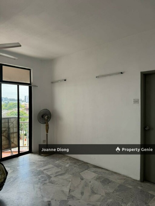 INDAH VILLA CONDO-ROOM