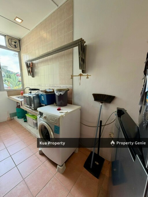 Gardenia Court 4 Storey Walk Up Apartment For Sale!