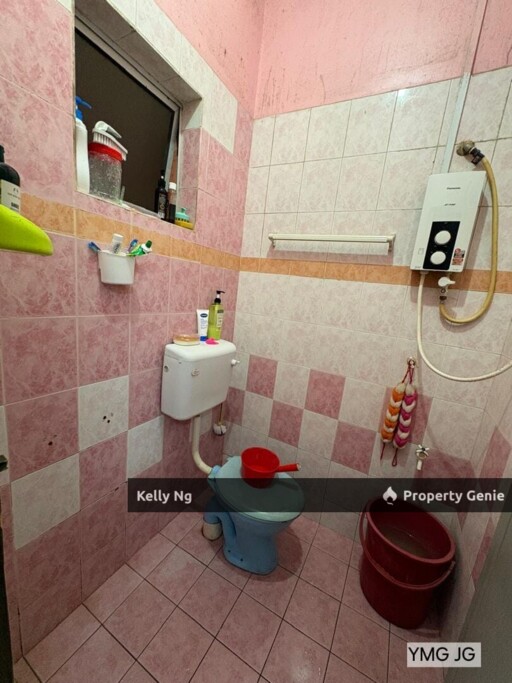 Double Sty Partial Renovation & Furnished At Kg Jawa Klang For Rent