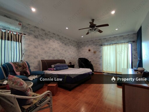 Pengkalan Pinggiran Double Storey Bungalow Well Keep Unit for Sale