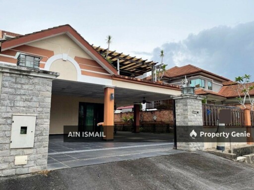 SEMI-D DOUBLE STOREY BUKIT ISTANA near KOTASAS, KUANTAN [RENOVATED & BELOW MARKET]