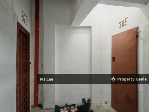 3rd floor Shop Apartment RM 300 (Behind Pasar Malam)-Taman Sentosa @ Klang-Ready Now