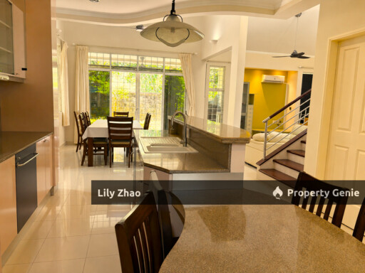 Bungalow on the Hill for Rent, 5Bed 4Bath, Fully Furnished, 6 Car Park, Mount Kinabalu View📍Jalan Lintas Highway, Kota Kinabalu City.