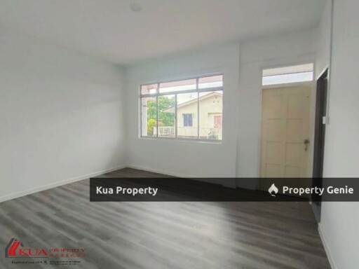 Double Storey Semi-Detached House For Sale! Located at Nanas Road West