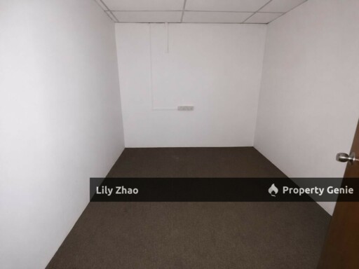 Shop Office for Rent, 2nd Floor, Road Frontage, 5 Rooms 1,100 sqft, Padimas Point Commercial, Penampang bypass, Kota Kinabalu.