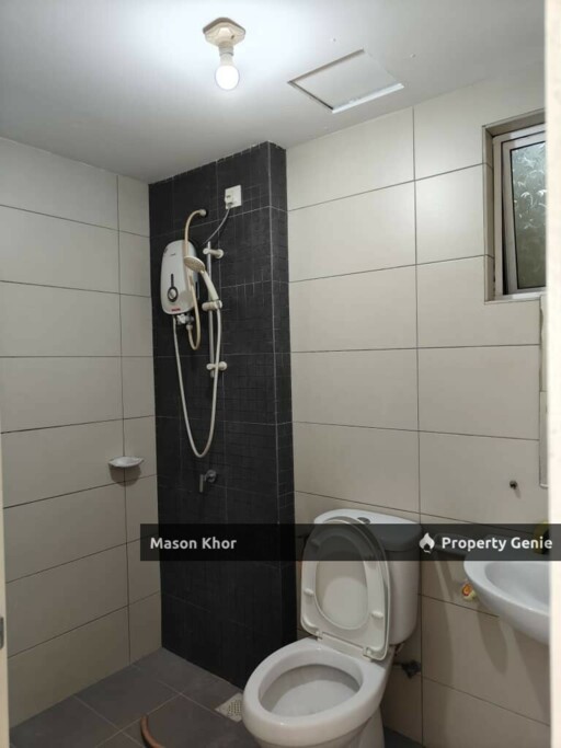 OCEAN VIEW RESIDENCES @HARBOUR PLACE 938sf PARTIALLY RENOVATED BUTTERWORTH