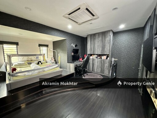 CORNER NICE RENOVATED & EXTENDED 2 STOREY SEMI D HOUSE SS4 KELANA JAYA  SELANGOR