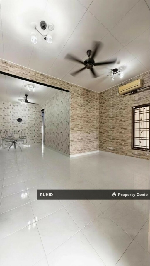 Freehold Seri Austin Single Storey Terrace House 3R2B