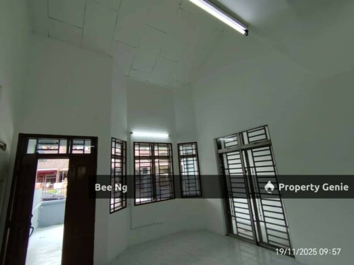 Taman Pulai Indah / 1.5 Storey Terrace / Full Loan