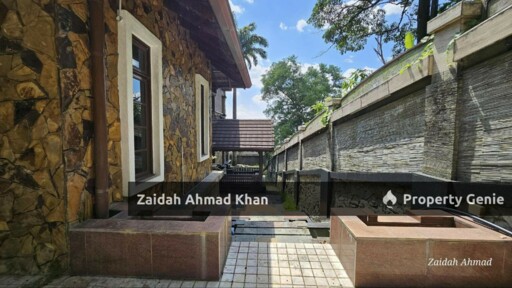 3 Storey Bungalow Ttdi Hill With Swimming Pool And Waterfall Features