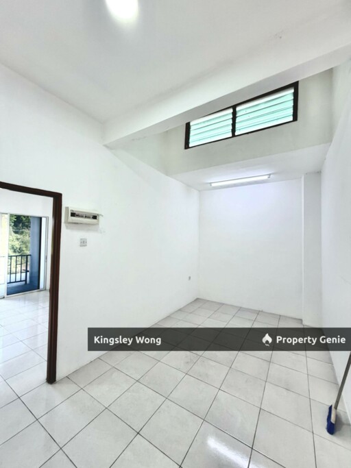 Pengkalan Station 18 Double Storey Terrace House Basic Unit Facing Empty Land