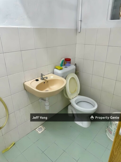 Pulai Utama  Medium Low cost flat  Level 1