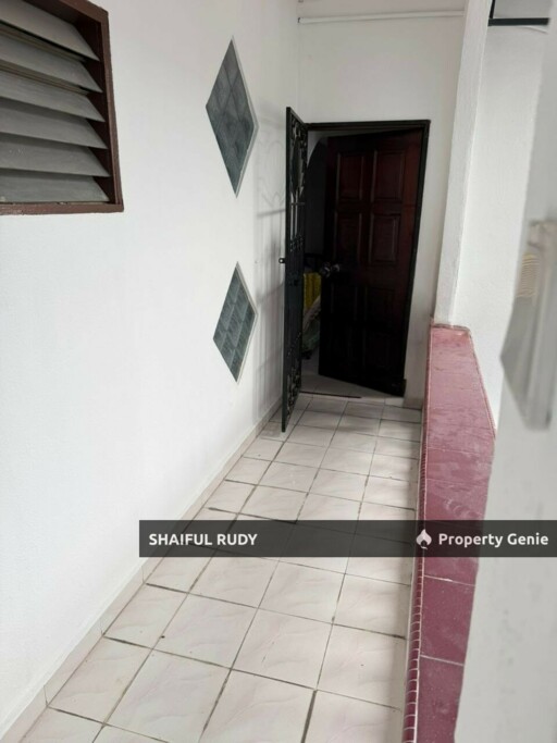 Want to let. Bungalow GF & 1st floor Taman Batu muda