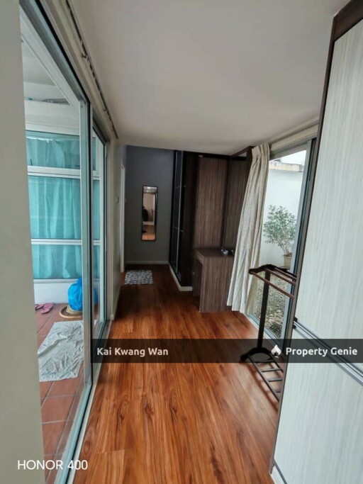 Saffron  1950sqft Big Unit 3 Room!