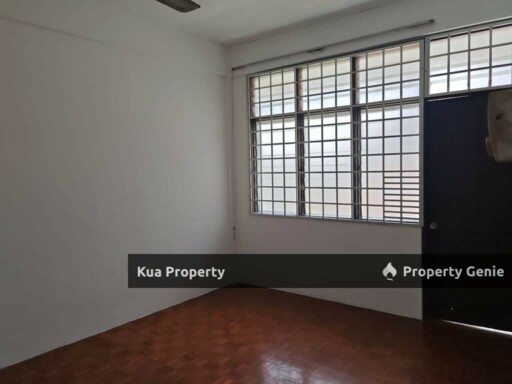 Double Storey Semi Detached House For Sale! Located at Jalan Pisang Timur