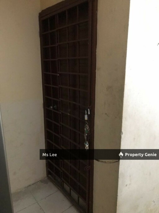 3rd floor Shop Apartment-Taman Desaria-PJS 5-Petaling Jaya-Ready Now