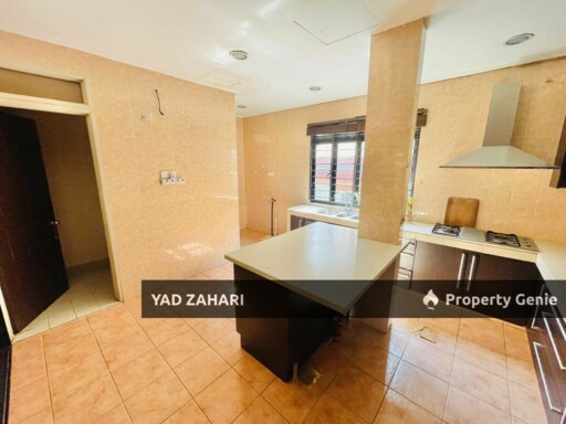 Bukit Jelutong, Shah Alam | 2-Storey Terrace 5 Bedrooms | RM1.4M - Freehold, Non Bumi & With Loteng