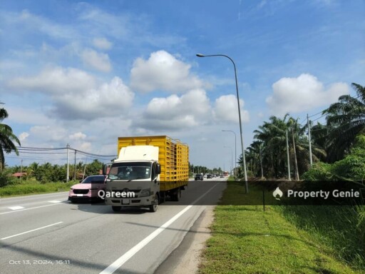FREEHOLD 4.9 Ekar Main Road Frontage Jalan Kuala Selangor. Kuala Selangor.
