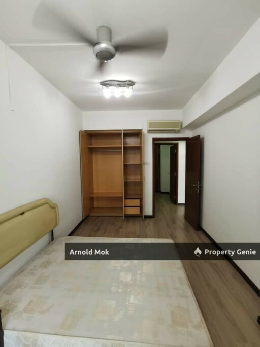 3 Bedrooms Apartment at Molek Pine 1, Taman Molek for Rent