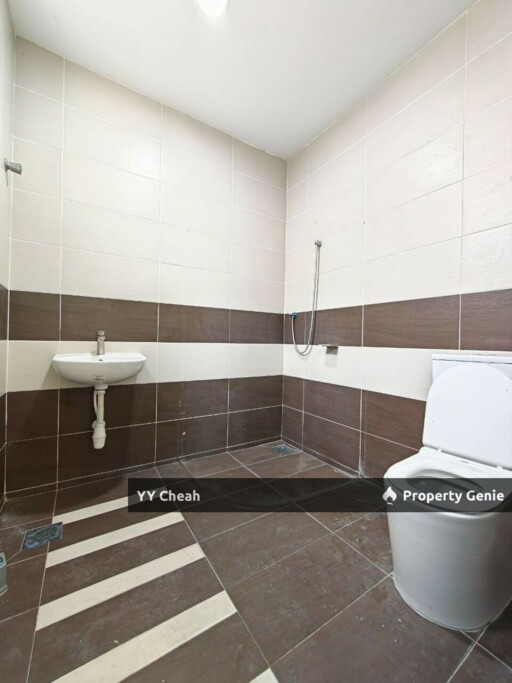 Meru Desa Park @ The Sierra Double Storey Superlink For Sale Good Condition Great Location, Freehold