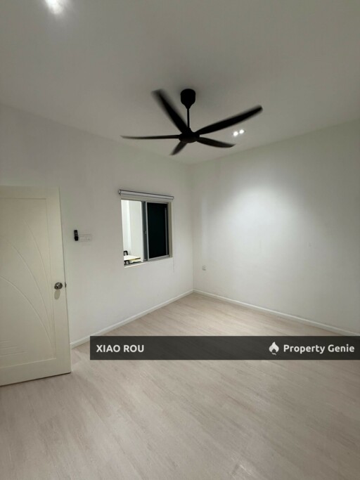 Ujong Pasir Freehold single storey terrace For Sale