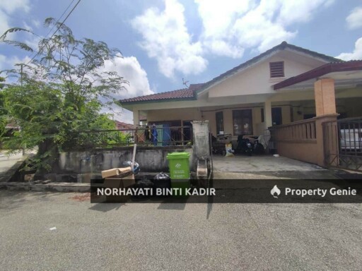 RUMAH TERES CORNER LOT UNTUK DIJUAL Indera Mahkota 14, Kuantan.