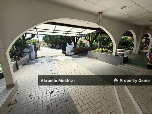 Freehold & Open Lot | Bungalow 2 Storey Kampung Tunku, Petaling Jaya.