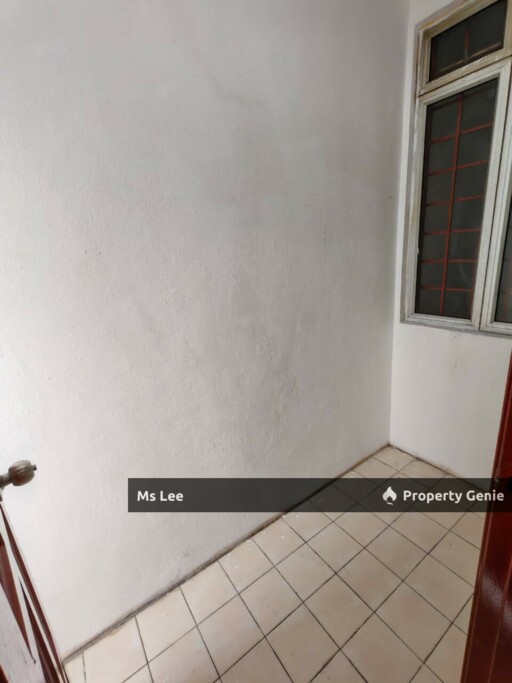 Sanjung Apartment @ Taman Seri Taming, Batu 9, Cheras-Blok Sanjung Tingkat 4 top floor-Ready Now