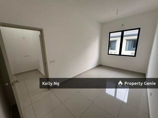 Double Sty Brand New House At Robin Bandar Rimbayu For Sale
