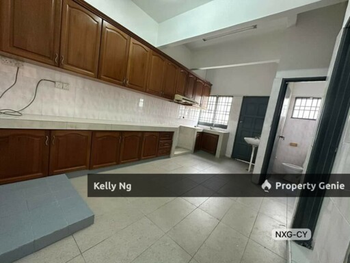 Double Sty House At Taman Sri Gadong For Rent