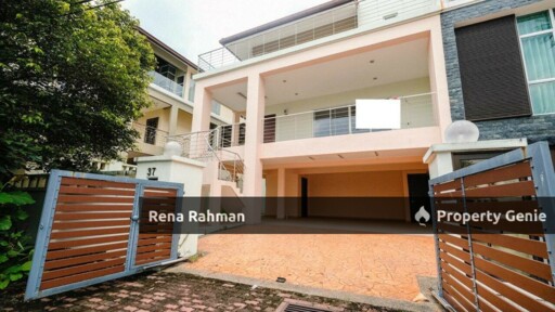 Stunning 4 Bedroom Semi-Detached House in Taman Kelab Ukay