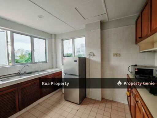 Central Court Apartment For Sale! Located at Jalan Central