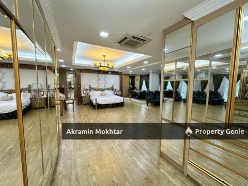 CORNER NICE RENOVATED & EXTENDED 2 STOREY SEMI D HOUSE SS4 KELANA JAYA  SELANGOR