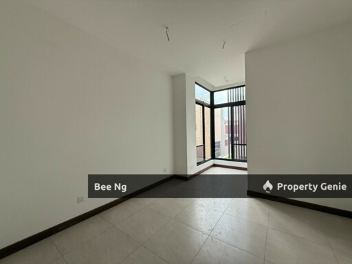 Aurora Sentral Resort Villas / Iskandar Puteri / End Lot / 2 Storey Terrace 24x75 / Brand New