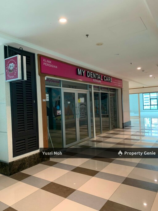 Commercial Shop Lot for Sale, Shaftesbury Avenue