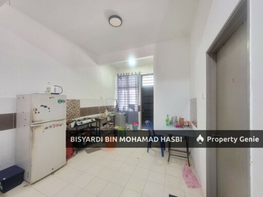 2 STOREY TERRACE TAMAN SAUJANA KLIA, SEPANG .