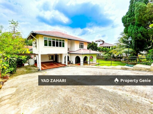 Seksyen 11, Shah Alam | Bungalow 6+1 Bedrooms | RM1.8M - Bungalow with Split Level & Huge Land