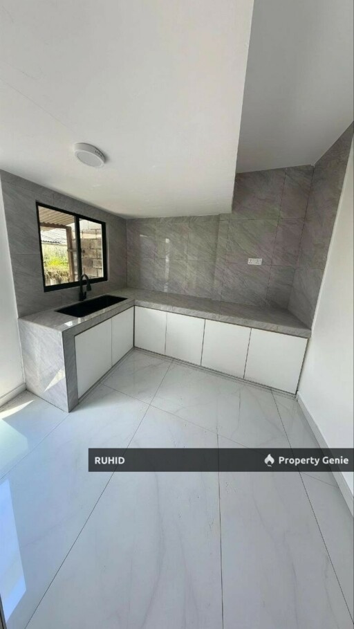 Single Storey Low Cost House Taman Zamrud Ulu Tiram | Freehold | Fully Renovated,