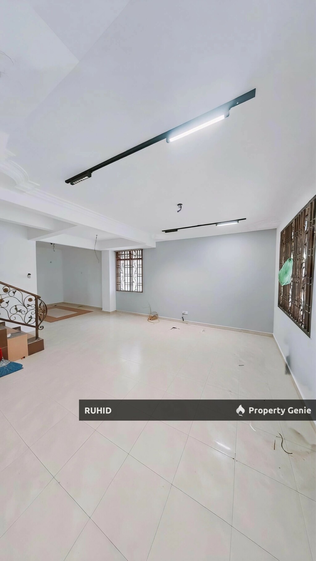 CORNER FEEL END LOT! Renovated Double Storey Home With Extra Land @ Bandar Indahpura Kulai