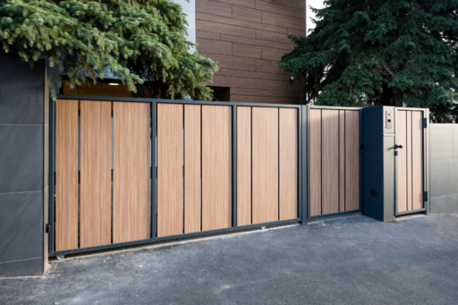 12 Design Pagar Rumah Modern Terkini & Tips Membeli Pagar