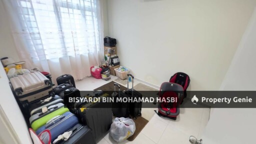 2 Unit Sekali Side By Side 1 Owner Renovated 1.5 Storey Bungalow Taman Senawang Perdana, Senawang.