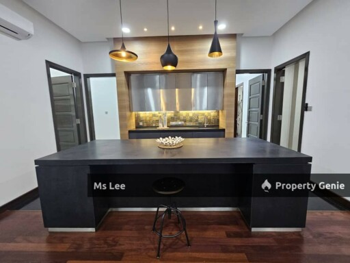 Newly Renovated  2.5 Storey Detached House @ Glenhill Saujana, Seksyen U1, Shah Alam