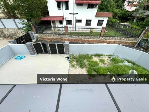 Kampung Mahmoddiah  / Jalan Yusof Taha / Double Storey Semi-D